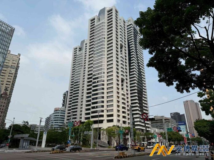 台中豪宅禮聘時尚天牌大師設計，磁吸二代目光