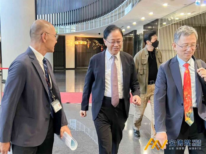 張善政親赴衛福部爭取核定桃園市立醫院499張病床