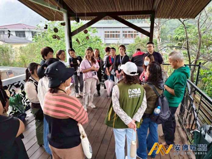 台中原鄉伯拉罕讓部落青年返鄉照顧長輩 獲信義房屋社區楷模獎