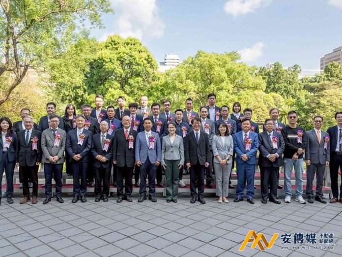 副總統接見金石獎得獎企業 盼推動居住正義打造宜居環境