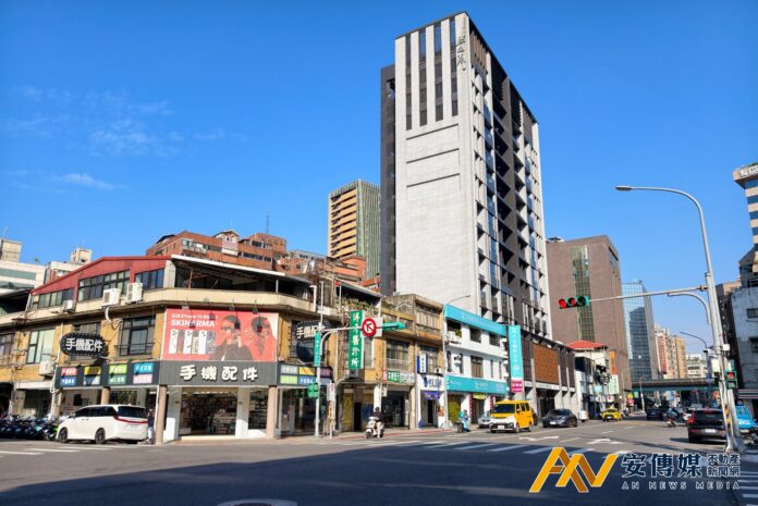 台北八德路蛋黃區不蓋新大樓卻「老透天」成列？房仲揭背後成因