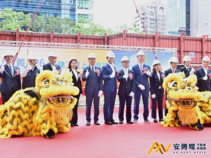 蔣萬安出席南山信義A26上梁典禮
