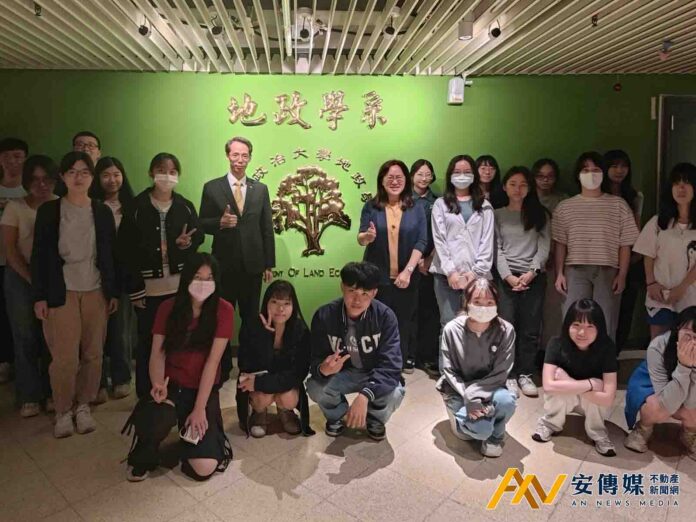 永慶房產集團走入政大，分享AI翻轉房仲的高工時困境