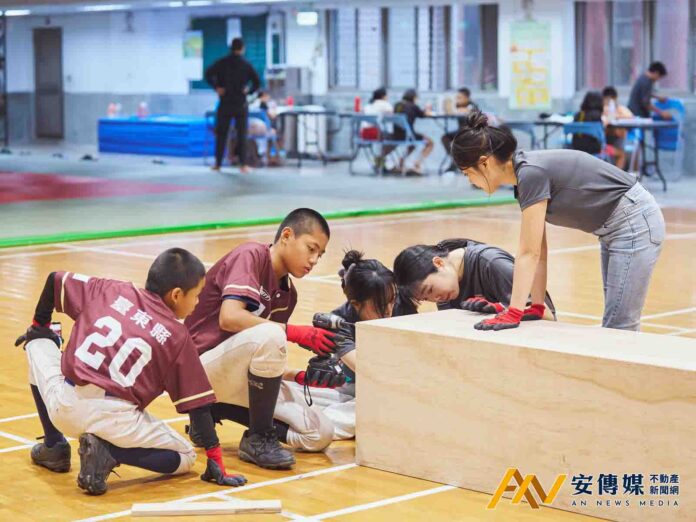 小球員擠住斑駁老校舍 遠雄志工修繕卑南國小助築夢