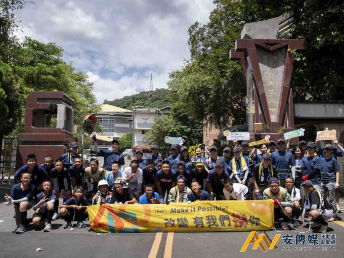 號召志工力挺台灣基層棒球 遠雄攜手球員修繕訓練空間